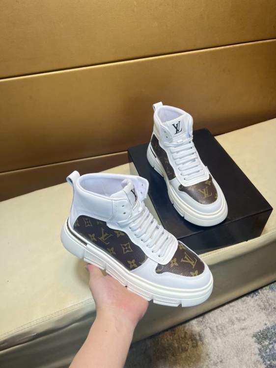 Picture of Louis Vuitton Shoes _SKULVsz38-44hnq100213388